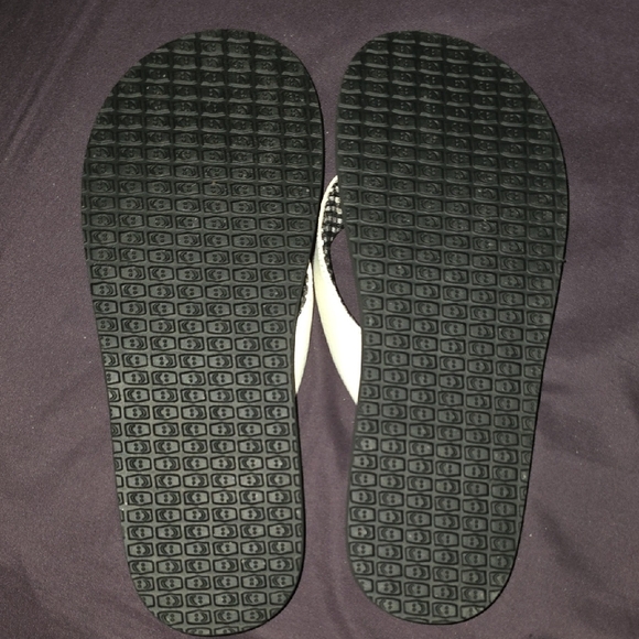 Sanuk Size 9 Women's Yoga Mat Sandals, White And Black, Never Worn - Picture 5 of 6